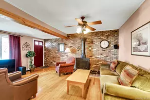 36 Roslyn St, Islip Terrace, NY 11752 - Photo 4