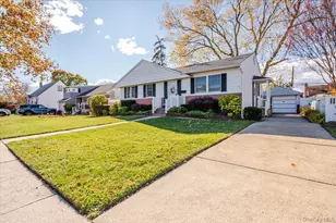 580 Heathcliff Dr, Seaford, NY 11783 - Photo 26