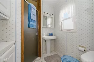 580 Heathcliff Dr, Seaford, NY 11783 - Photo 14