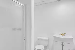 19 Bay Woods Dr, Hampton Bays, NY 11946 - Photo 26