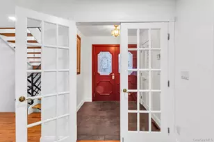 19 Bay Woods Dr, Hampton Bays, NY 11946 - Photo 6