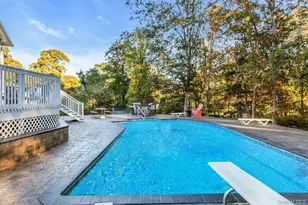 19 Bay Woods Dr, Hampton Bays, NY 11946 - Photo 42