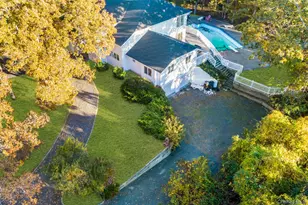 19 Bay Woods Dr, Hampton Bays, NY 11946 - Photo 36