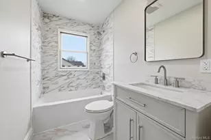 2 Griffin Ln, Syosset, NY 11791 - Photo 32