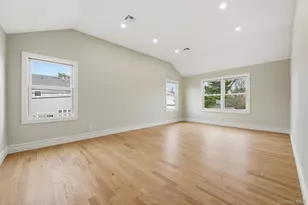 2 Griffin Ln, Syosset, NY 11791 - Photo 18