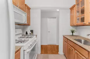 1110 Stadium Ave, Bronx, NY 10465 - Photo 8