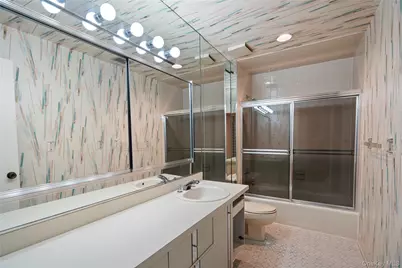 147 Darters Lane, Manhasset, NY 11030 - Photo 12