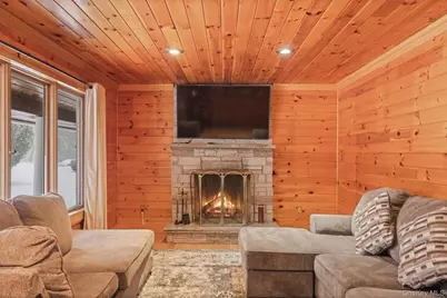 445 N Quaker Lane, Hyde Park, NY 12538 - Photo 8