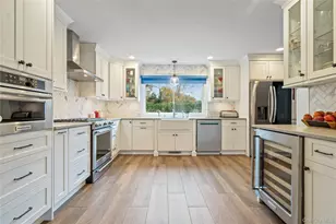 69 Lauren Ave, Dix Hills, NY 11746 - Photo 8