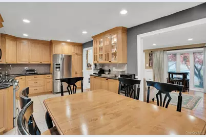 22 Schuyler Drive, Commack, NY 11725 - Photo 18