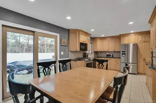 22 Schuyler Dr, Commack, NY 11725 - Photo 16