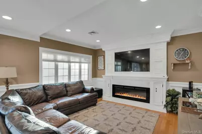 22 Schuyler Drive, Commack, NY 11725 - Photo 14