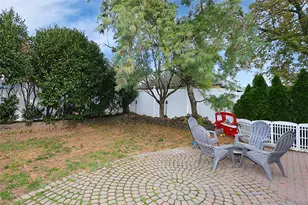 83 Lexington Ave, Westbury, NY 11590 - Photo 20