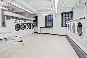 304 E 41st St, New York, NY 10017 - Photo 8