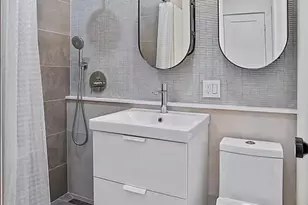 304 E 41st St, New York, NY 10017 - Photo 4