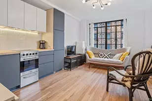 304 E 41st St, New York, NY 10017 - Photo 2