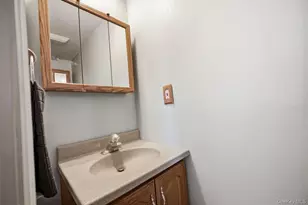 19 Dogwood Ln, Manorville, NY 11949 - Photo 10