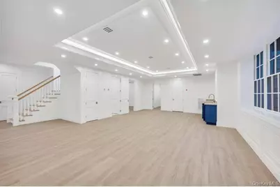 207 Mill Spring Road, Manhasset, NY 11030 - Photo 34