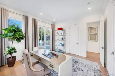 207 Mill Spring Road, Manhasset, NY 11030 - Photo 16