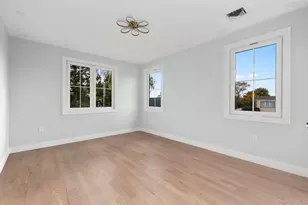 1035 Glen Dr, Franklin Square, NY 11010 - Photo 20