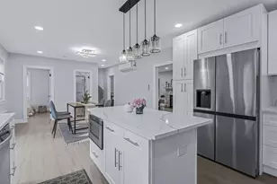 62 Essex Rd, Great Neck, NY 11023 - Photo 10