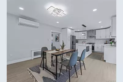 62 Essex Road, Great Neck, NY 11023 - Photo 12