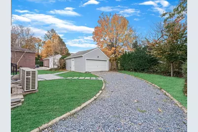 62 Essex Road, Great Neck, NY 11023 - Photo 22