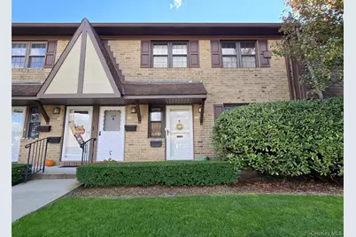 324 Mariners Way, Copiague, NY 11726 - Photo 1