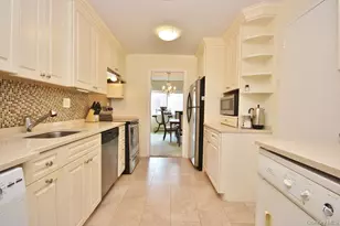 30 Greenridge Ave, White Plains, NY 10605 - Photo 20