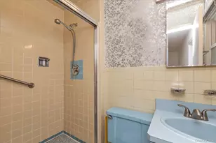 104 Olive Ln, New Hyde Park, NY 11040 - Photo 12