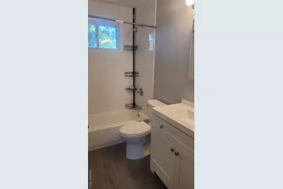 80-82 Laurel Blvd, Ronkonkoma, NY 11779 - Photo 10