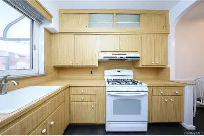 2250 E 29th Street, Brooklyn, NY 11229 - Photo 8