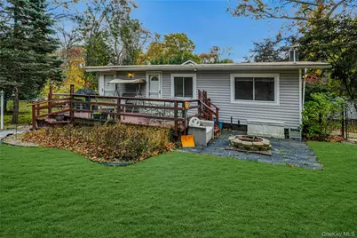 133 Oak Drive, Calverton, NY 11933 - Photo 2