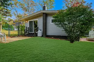 133 Oak Dr, Calverton, NY 11933 - Photo 20