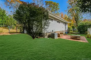 133 Oak Dr, Calverton, NY 11933 - Photo 18