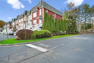 34 Alexander Ct, Nanuet, NY 10954 - Photo 2