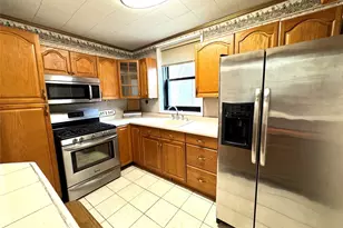 139-15 83 Ave, Briarwood, NY 11435 - Photo 20