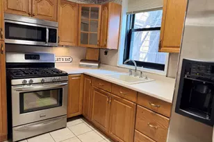 139-15 83 Ave, Briarwood, NY 11435 - Photo 18