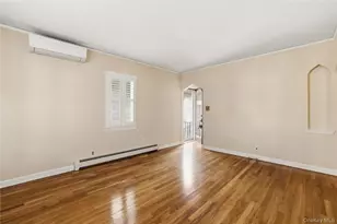 959 N 5th St, New Hyde Park, NY 11040 - Photo 2