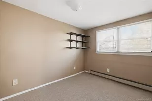 959 N 5th St, New Hyde Park, NY 11040 - Photo 16