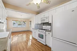 959 N 5th St, New Hyde Park, NY 11040 - Photo 6