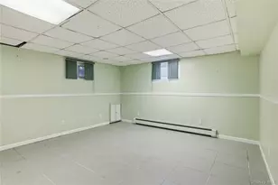 959 N 5th St, New Hyde Park, NY 11040 - Photo 20