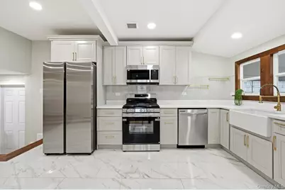 10411 205th Street, Saint Albans, NY 11412 - Photo 14