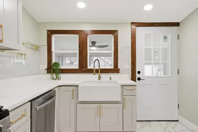 10411 205th Street, Saint Albans, NY 11412 - Photo 16