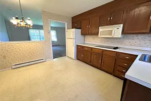 215 Woodbridge Dr, Ridge, NY 11961 - Photo 6