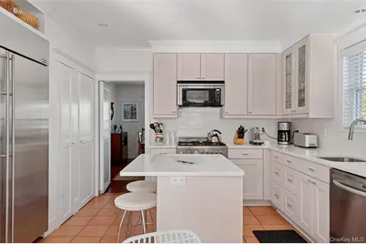 24 Jennings Avenue, Southampton, NY 11968 - Photo 12