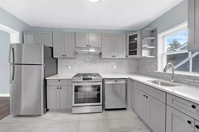28 Crestmont Avenue, Yonkers, NY 10704 - Photo 10