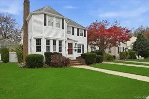 143 Bromleigh Rd, Garden City, NY 11530 - Photo 2