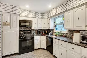 35 Gibson Blvd, Valley Stream, NY 11581 - Photo 6