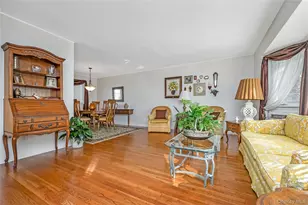 289 N Idaho Ave, Massapequa, NY 11758 - Photo 6